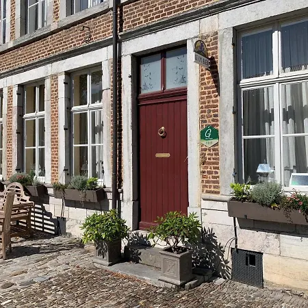 De Caractere Le Lys Bleu *