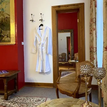 De Caractere Le Lys Bleu *